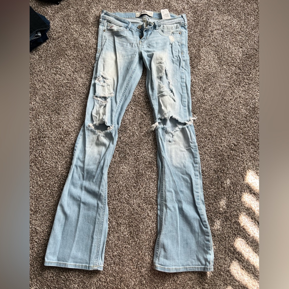 Holister light ripped jeans